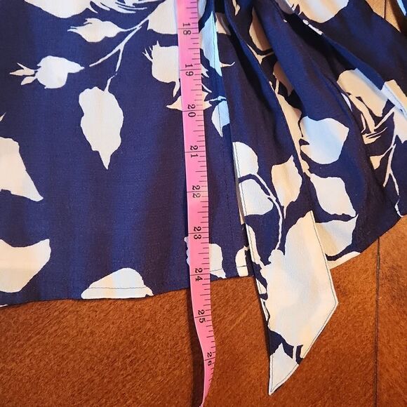 Talbots Poet Long Sleeve Wrap V-Neck Bohemian Blouse, XS, Blue & White Floral - Picture 7 of 12